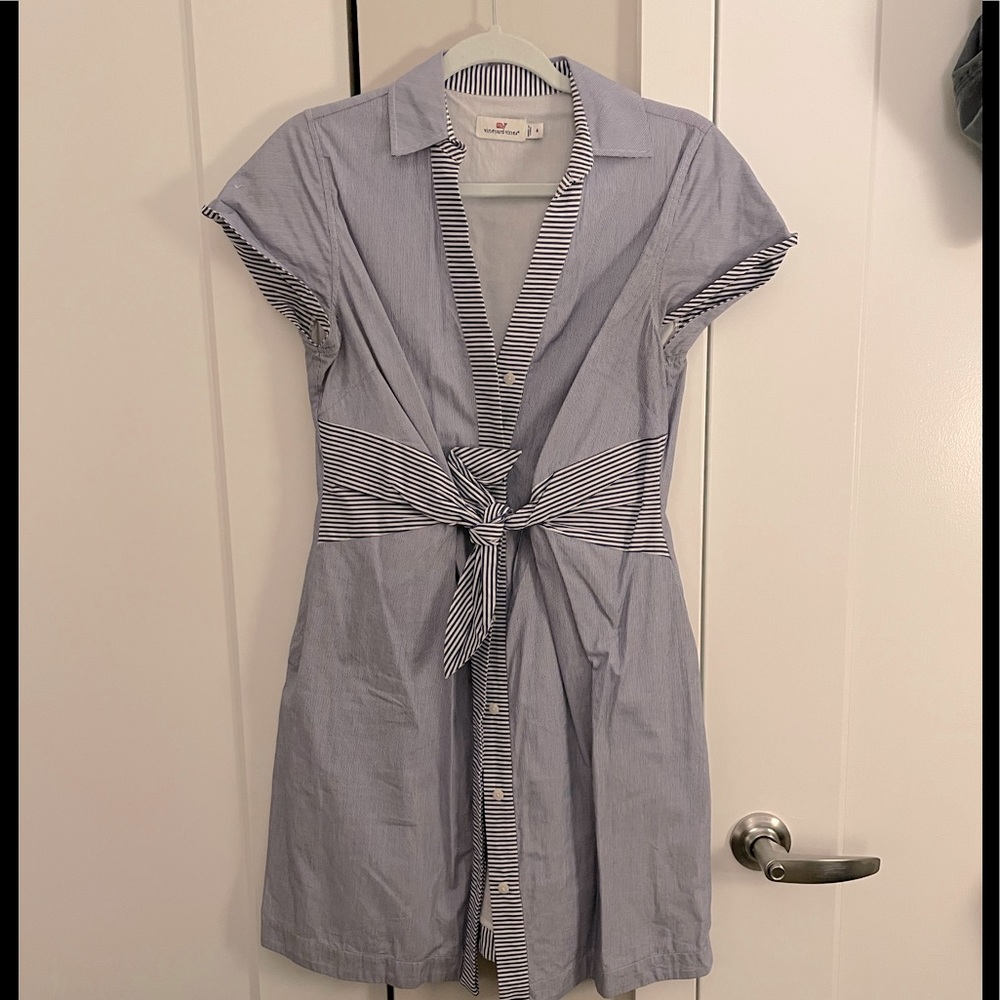 Vineyard Vines button up tie-front dress.